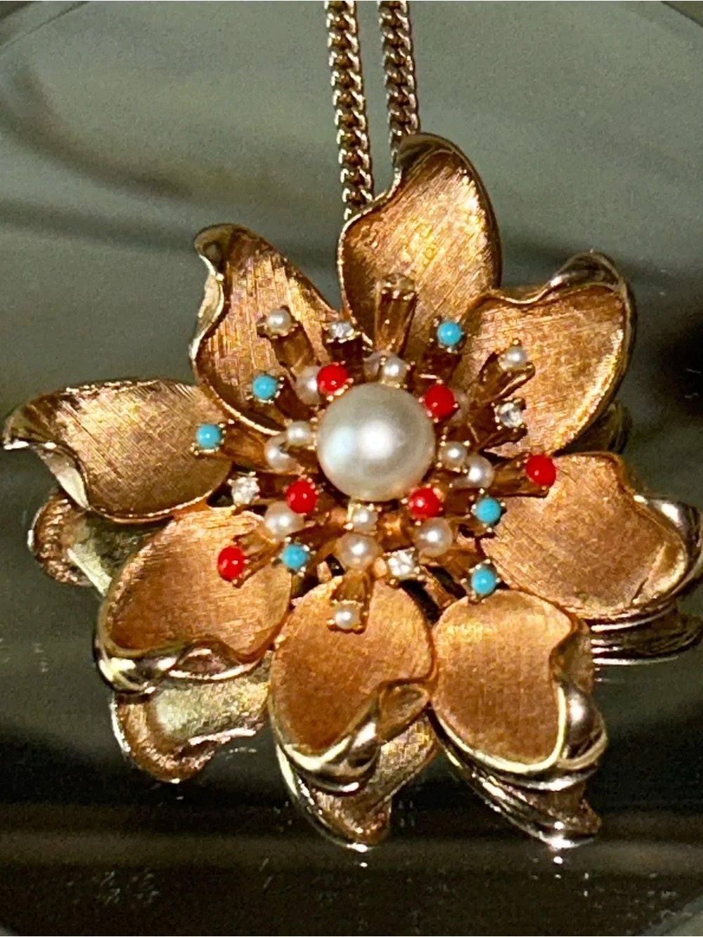 RARE VINTAGE LARGE GOLD TONE BROOCH Flower Starburst Collectible Turquoise
